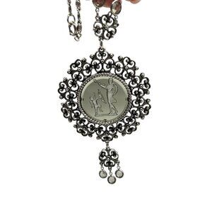 Vintage Goldette Intaglio Cameo Necklace Reverse Glass Gray Silver Tone Chain